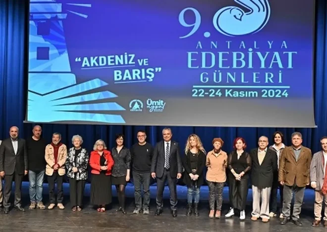 Antalya Muratpaşa’da demokrasi için sanat